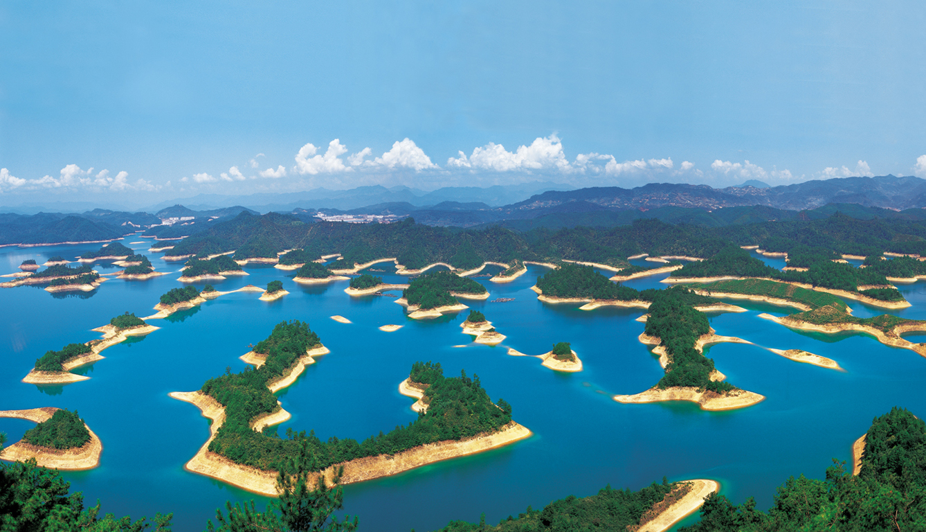 10:00 抵达淳安千岛湖游船码头,乘船游览中国第一秀水—【千岛湖】