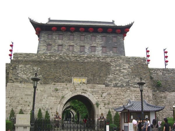 中华门城堡 南京明城墙有着近600年历史 中华门城堡 南京明城墙有着近600年历史