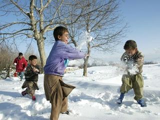 打雪仗