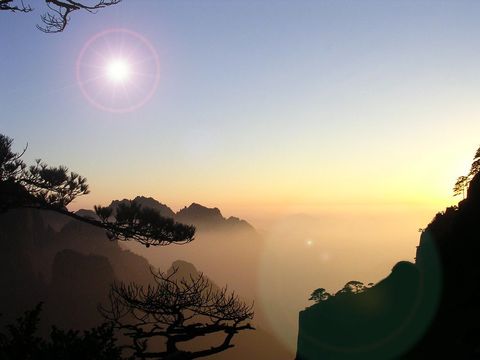 <黄山巴士自助3日游>赠古城岩门票，车位3日内有效，第二位半价