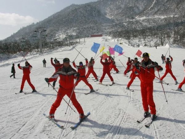 西岭雪山滑雪场