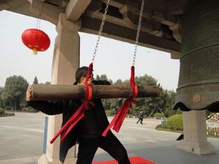 有排队等候敲钟现象,赠送项目不参加费用不退,敬请谅解)祭禹广场钟楼