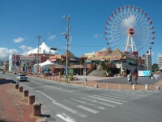 北谷町美国村(约1小时 美国村是一处综合文化商业设施,美国村的醒目