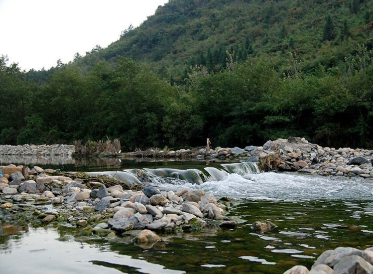  百丈崖-秋浦河漂流-秋浦渔村2日游>买一送一