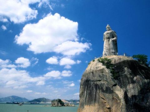 [五一]<厦门双飞4日游>全程经济型如易居酒店，行程DIY