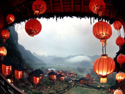 <桐庐红灯笼小木屋休闲2日游游>烧烤啤酒，赏花小憩