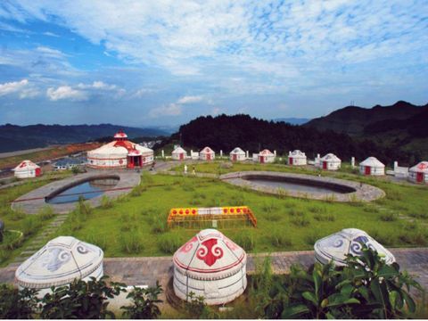 西部大峡谷温泉自驾2日游>宿特色蒙古包 含温泉