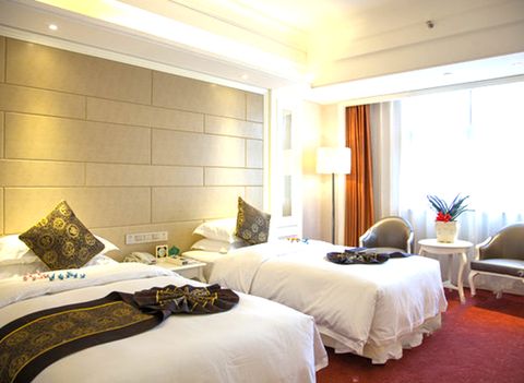 <东方好莱坞横店-梦幻谷2日游>780元门票全含，宿四星