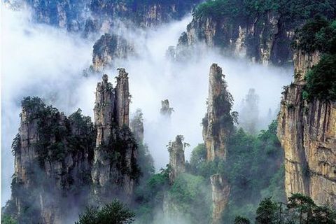 <长沙-韶山-张家界-凤凰古城双飞5日游>含黄龙洞