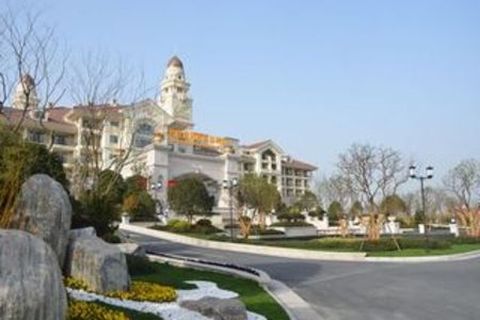 <泰州华侨城温泉-乔园踏青2日游>宿碧桂园酒店或者滨江花园酒店，赠自助早