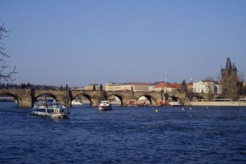 <捷克一地6晚9日游>布拉格城堡，CK小镇，烛光晚餐，蜜月浪漫旅程