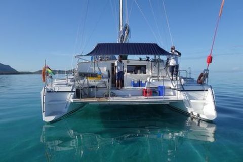 <双体船出海巡游1日游>免费饮朗姆酒 毛式BBQ 独家发团