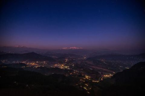 <尼泊尔加都-博卡拉-奇旺-纳加阔特7晚9日游>赏瀑布 观日落