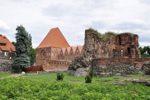 <波捷斯匈10晚12日游>游东欧四大古堡，享温泉疗养