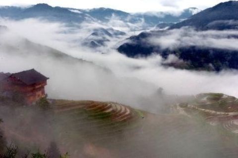 <桂林-漓江-阳朔-龙胜-古东-冠岩5日游>观印象刘三姐（当地游）