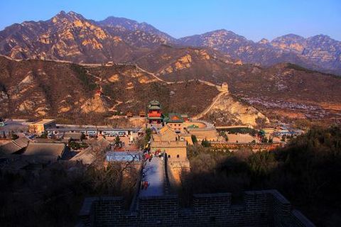 <北京居庸关-定陵-朝阳剧场杂技秀1日游>北京参团，五环内免费接