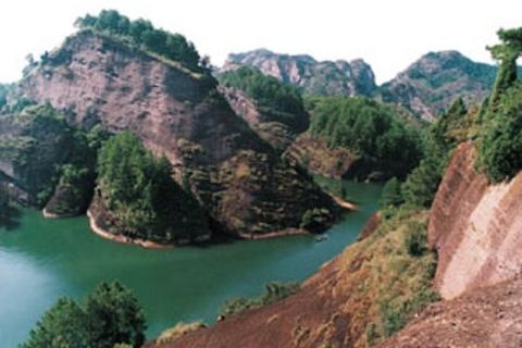 <永定初溪土楼-中川古村落-冠豸山3日游>天子温泉 动车往返