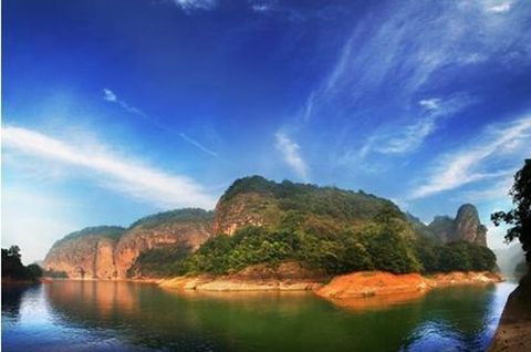<大金湖-厦门-鼓浪屿卧飞4日游>丹霞湖山，跟团游