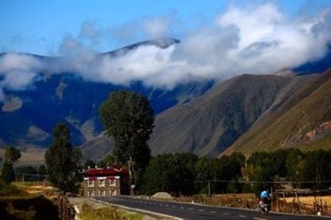 <成都-稻城亚丁汽车8日游>成都进，一价全含，探寻川西美景