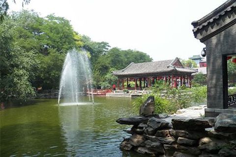 <故宫-北海-恭王府-烟袋斜街1日游>乘黄包车游胡同