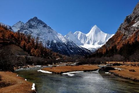 成都-稻城亚丁双汽6日游 蓝色星球上最后一片