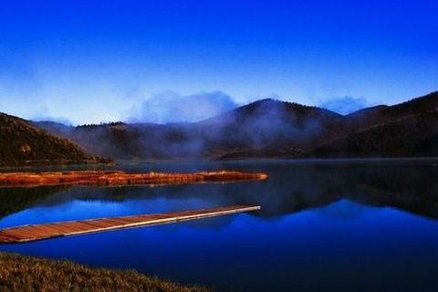 <昆明-大理-丽江-香格里拉两飞8日游>吃特色牦牛肉火锅，游普达措国家森林公园