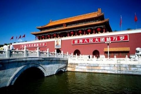 <北京经典5日游>北京参团，观升旗赏歌舞宴，火车站免费接