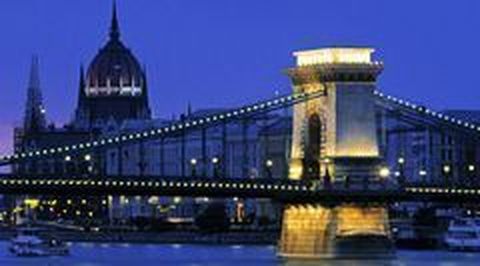 <俄罗斯-东欧13日游>柏林，冬宫，夏宫花园，送温泉酒店，鳟鱼餐