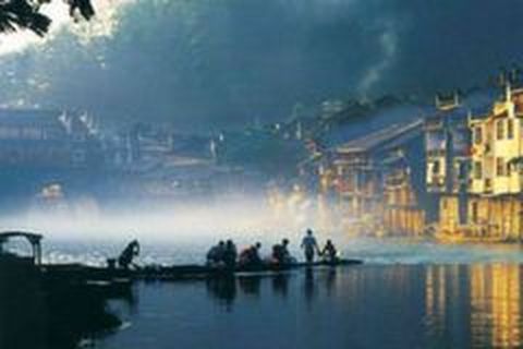 [国庆]<长沙-张家界-天门山-玻璃栈道-凤凰古城双卧7日游>一价全含，赠送价值402大礼包