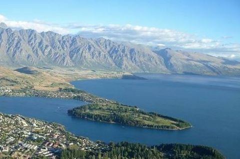 <新西兰南北8日游>新航广州往返 蒂卡波湖 皇后镇 山顶海鲜餐