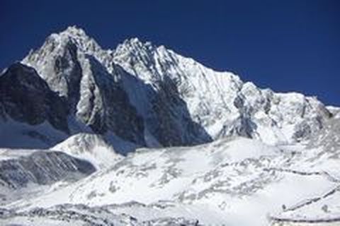 <昆大丽双飞6日游>冰川大索道，1晚温泉酒店，赠送印象丽江
