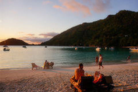 <塞舌尔康斯坦斯5晚8日自助游>指定团期赠送海洋公园一日游