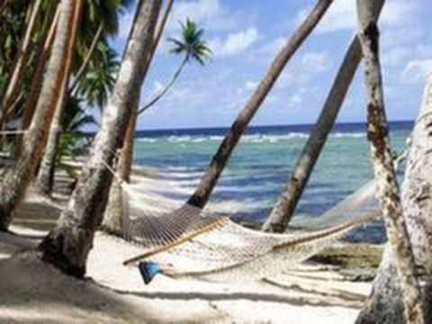 <斐济6晚8日半自助游>多城市出发 4晚外岛Yasawa度假村和2晚主岛雷迪森（含双桅杆出海一日游）或其他酒店，绝美海景