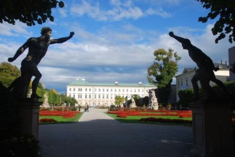 <东欧+华沙+巴尔干深度23日游>升级酒店，二战集中营，贵族庄园，渔人堡，欧洲九寨沟，布拉格皇宫，哈尔施塔特游船，精选特色美食