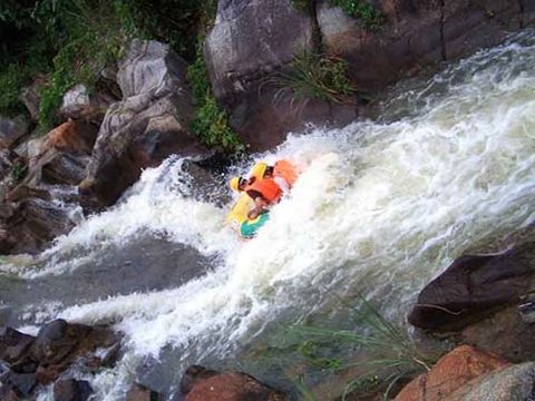  浙北大峡谷-黄浦江源漂流-竹博园2日游>体验安吉第一漂