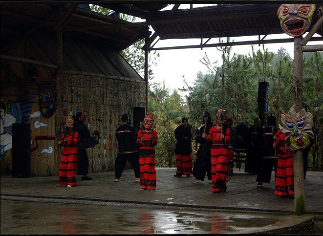 [国庆] 黄山翡翠谷-夹溪河漂流-山越风情园2日游>无自理,特价出游