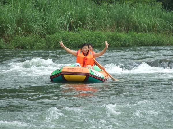  蓝水河漂流-凤凰源1日游>途牛独立发班,成人送水枪